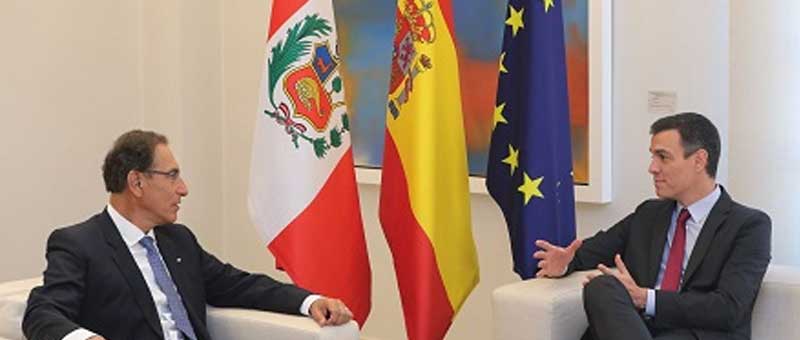 El mandatario peruano, junto al presidente del Gobierno de España